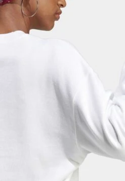 Adidas Originals Trefoil Crew - Sweatshirt - White -ASOS 8a6c700e1b9e4371a554664fac299e9c