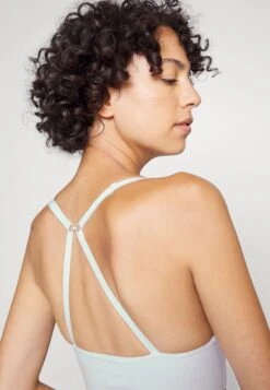 Adidas Originals Soutien-Gorge Triangle - Black -ASOS 8b43423405794b5f93d970077d085a8f