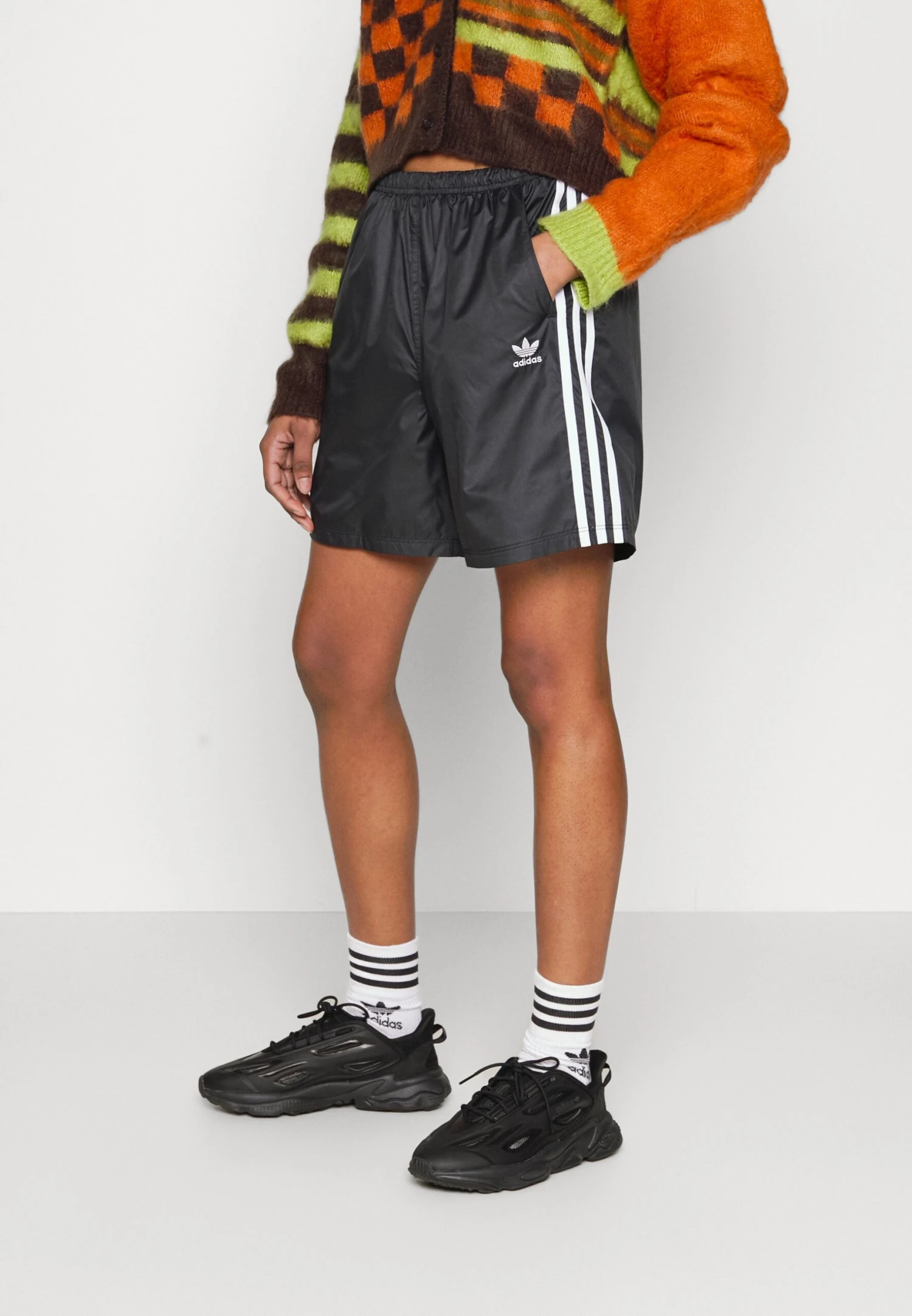 Adidas Originals Adicolor Classics Ripstop - Short - Black 3 Adidas Originals Adicolor Classics Ripstop - Short - Black – Image 3