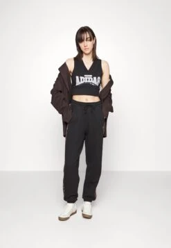 Adidas Originals Bodycon V - Débardeur - Black 12 Adidas Originals Bodycon V - Débardeur - Black -ASOS 8c39f1fed20744498dda357cc484ad3a