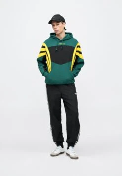 Adidas Originals SANTIAGO - Sweatshirt - Collegiate Green -ASOS 8e9585e6e6c64db680db18d10739754b