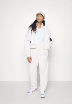 Adidas Originals Neuclassics - Sweat Zippé - White -ASOS 8f228b96f29047baa665de6f0c617a43