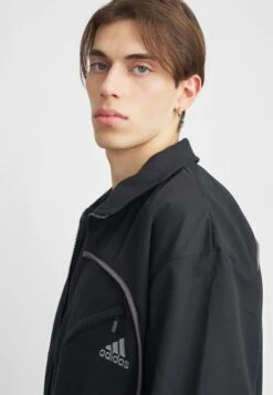 Adidas Originals CLIMA - Veste Polaire - Black 13 Adidas Originals CLIMA - Veste Polaire - Black -ASOS 8f904859d6a041a7b74b16171094f946