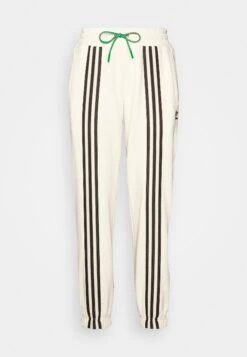 Adidas Originals Adicolor 70S Pants - Pantalon De Survêtement - White -ASOS 9071bc6c700a4f87bc9de0c9433f1f64