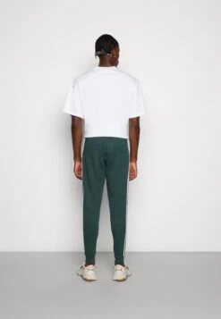 Adidas Originals 3-Stripes Pant Unisex - Pantalon De Survêtement - Mineral Green 8 Adidas Originals 3-Stripes Pant Unisex - Pantalon De Survêtement - Mineral Green -ASOS 90ae2e2aeb95428788adff00713110fc