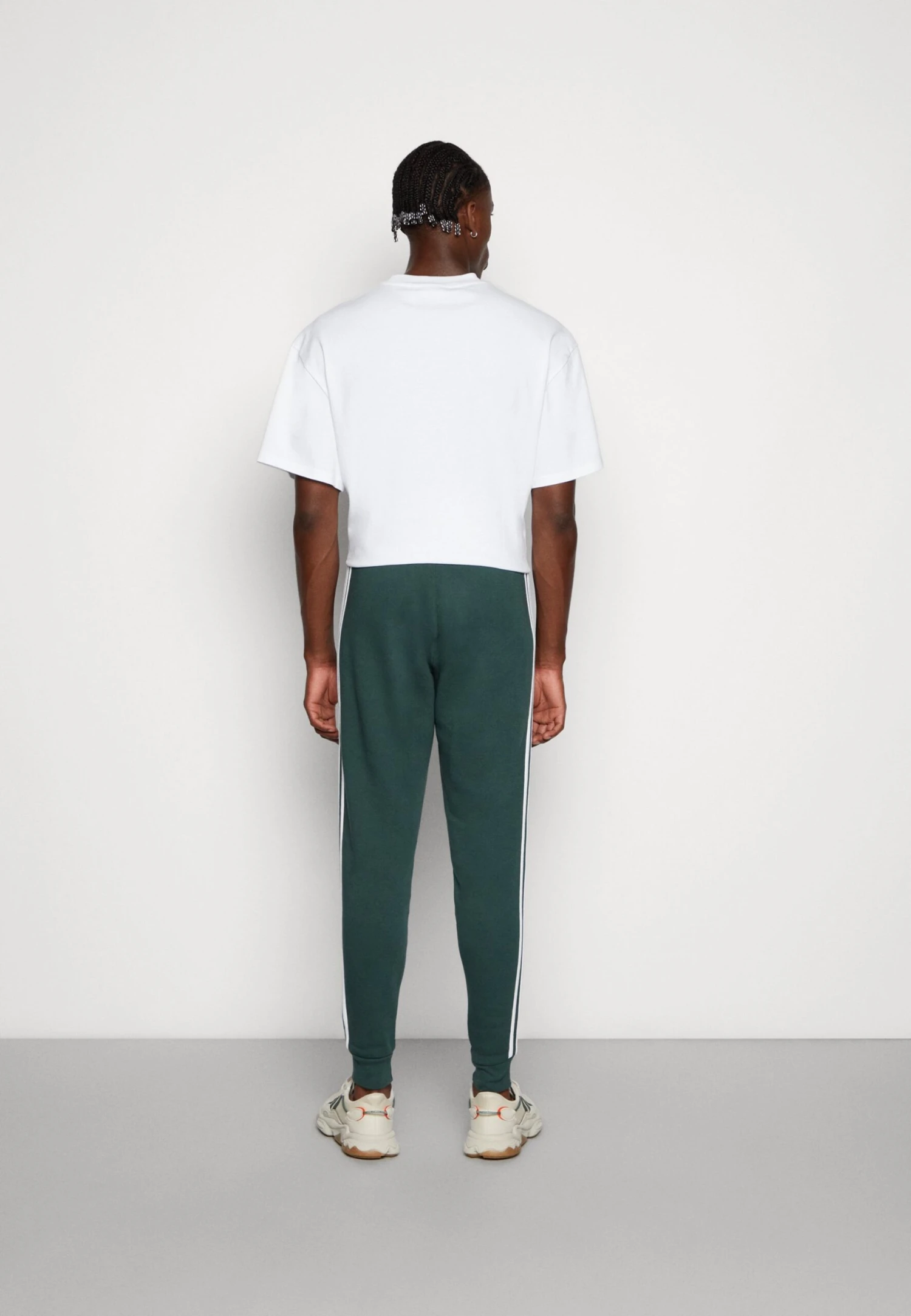 Adidas Originals 3-Stripes Pant Unisex - Pantalon De Survêtement - Mineral Green 3 Adidas Originals 3-Stripes Pant Unisex - Pantalon De Survêtement - Mineral Green – Image 3