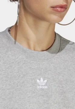 Adidas Originals Adicolor Essentials Crew - Sweatshirt - Medium Grey Heather -ASOS 91e154e185614513ae22ba5d2bbd4b47