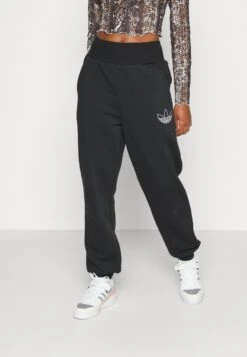 Adidas Originals Cuffed Pant - Pantalon De Survêtement - Black -ASOS 92edb3f184f74dd8ae33afea867ced91