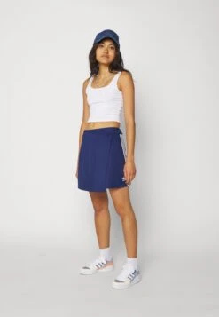 Adidas Originals Jupe Trapèze - Dark Blue/White -ASOS 956351a44035497783e8be200c4346c6