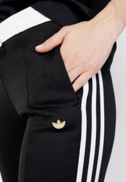 Adidas Originals Sst Ic2146 - Pantalon De Survêtement - Black 7 Adidas Originals Sst Ic2146 - Pantalon De Survêtement - Black -ASOS 96e002d917e949e9a259c346e063212c