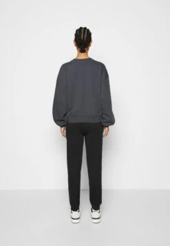 Adidas Originals Crew - Sweatshirt - Carbon -ASOS 99a5ebe4d209493b9685a0989716c142