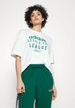 Adidas Originals Adidas Retro Luxury Tee - T-Shirt Imprimé - White -ASOS 9bb9aeb20fb141859255e24fff8c1e6e