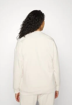 Adidas Originals Retro Luxury Crew - Sweatshirt - White -ASOS 9cb6d80ed6ea43d5b4496974fa6528bd