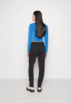 Adidas Originals Track Pant - Pantalon De Survêtement - Black -ASOS 9cbc43a90632409880a09ff91f5f44ae