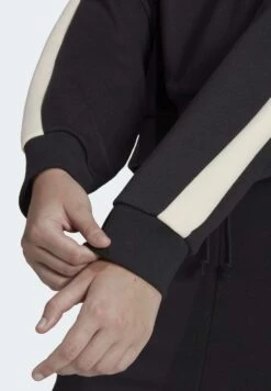 Adidas Originals Ski Chic - Sweatshirt - Black -ASOS 9d4d3fbc5ad94a138c0690fc1d5026ac