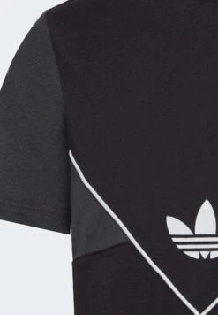 Adidas Originals Tee Junior Unisex - T-Shirt Imprimé - Black -ASOS 9dfbca8d7e53492892b416c6f4b5a000