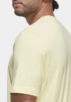 Adidas Originals Essential - T-Shirt Basique - Almost Yellow -ASOS 9e220f43038147f3b184abb24061080c