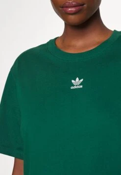 Adidas Originals Regular - T-Shirt Basique - Dark Green -ASOS 9f35ae6cb26e4405976364ae3988e3a6