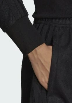 Adidas Originals Short - Black -ASOS 9ff0672664d3497c93ec4b3dc5d8e3e2