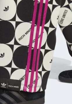 Adidas Originals Pride Rm - Pantalon Classique - Off White/Black 10 Adidas Originals Pride Rm - Pantalon Classique - Off White/Black -ASOS a049ba0fe1d54bc59f16f89a295c3bea