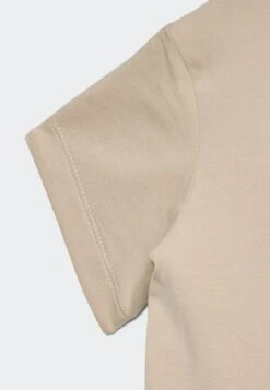 Adidas Originals T-Shirt Basique - Beige/Ash Pearl -ASOS a06fcef305254fe3b0a93f26b4a011bd