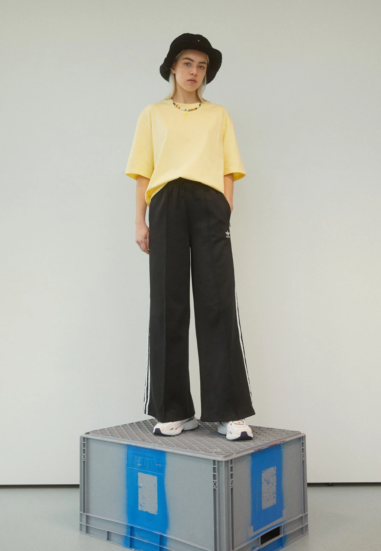 Adidas Originals Essentials - T-Shirt Basique - Almost Yellow 2 Adidas Originals Essentials - T-Shirt Basique - Almost Yellow – Image 2