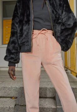 Adidas Originals Jogger - Pantalon De Survêtement - Ambient Blush -ASOS a1c620a798a944409fb62b6d58d760f1