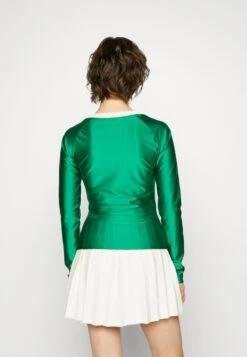 Adidas Originals Adicolor 70S V Neck - T-Shirt À Manches Longues - Green -ASOS a1daf33d85ef49d7a2945af7a93b8d3c