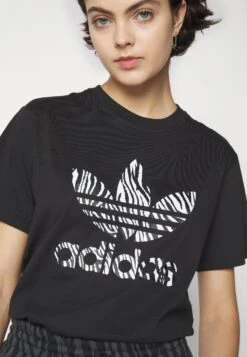 Adidas Originals Tee - T-Shirt Imprimé - Black -ASOS a25ec2d51ff5459da41c1d0b29f59092