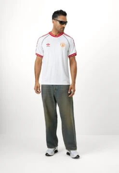 Adidas Originals MANCHESTER UNITED AWAY BRINGBACK '91 - Article De Supporter D'équipe De Club - White -ASOS a2623a205f584d8d9d3d7af9b587079d