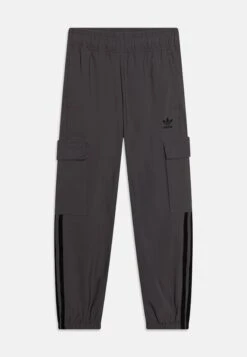 Adidas Originals Junior Unisex - Pantalon Cargo - Grey Five -ASOS a2b86e0a5307424a8265ee9356f912e4
