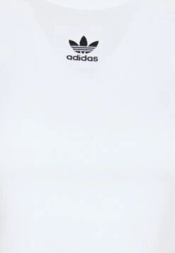 Adidas Originals T-Shirt Basique - White -ASOS a370529d79cf48bebc08dc866f380d61