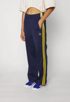 Adidas Originals Sst Tp Os - Pantalon De Survêtement - Dark Blue 9 Adidas Originals Sst Tp Os - Pantalon De Survêtement - Dark Blue -ASOS a37404df365147bf93145de0a6b4681e