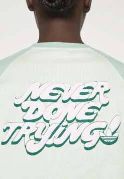 Adidas Originals Long Sleeve - T-Shirt À Manches Longues - Linen Green -ASOS a44193049f694a4789d35574076555e0