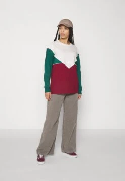 Adidas Originals T-Shirt À Manches Longues - White/Collegiate Green/Collegiate Burgundy -ASOS a4ce86b8641a4129ab66bb63bf72614f