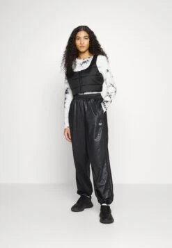 Adidas Originals Marble Firebird Track Pant - Pantalon De Survêtement - Black 11 Adidas Originals Marble Firebird Track Pant - Pantalon De Survêtement - Black -ASOS a516eb7f2d16430e964d93fa1aad4625