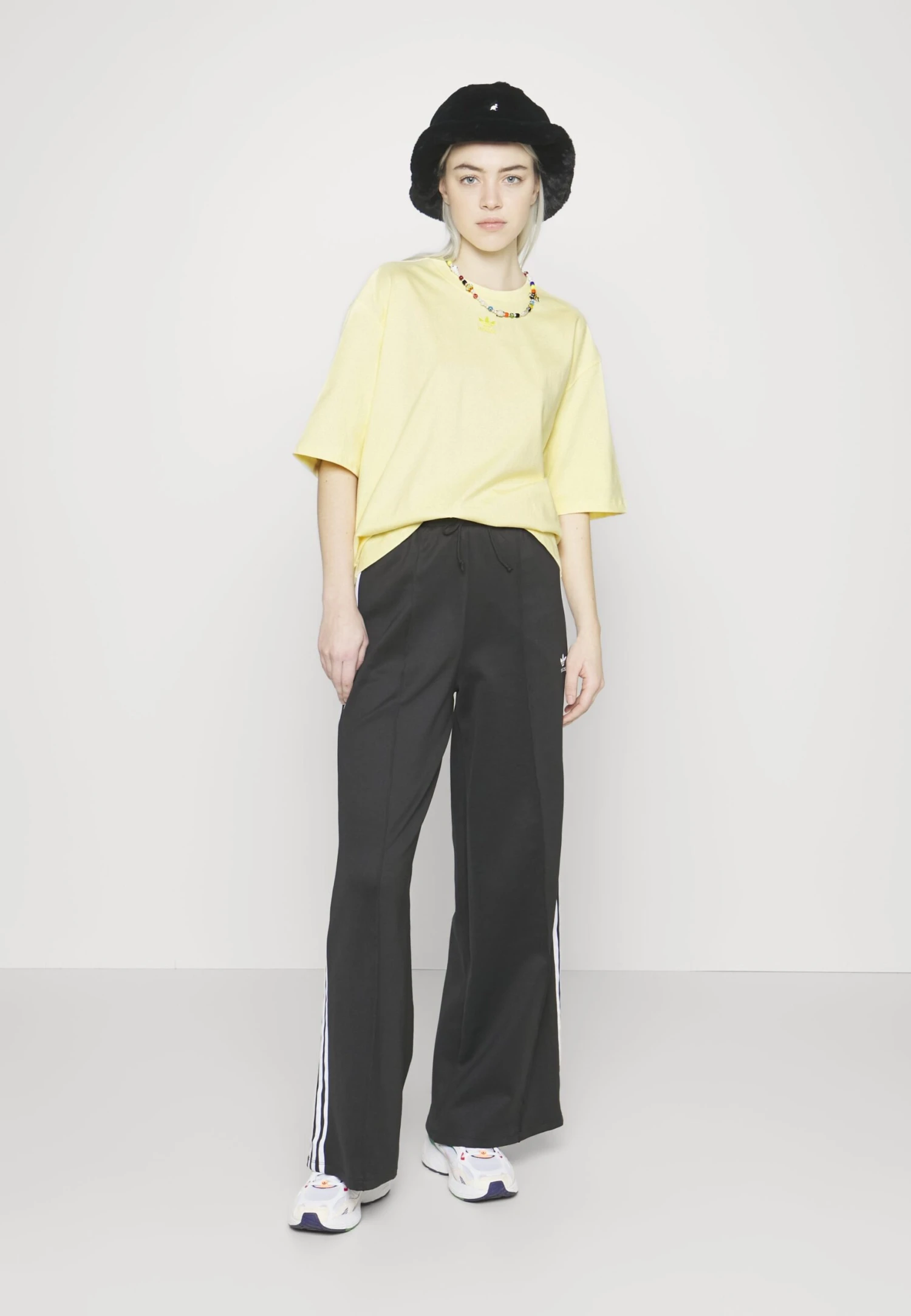 Adidas Originals Essentials - T-Shirt Basique - Almost Yellow 5 Adidas Originals Essentials - T-Shirt Basique - Almost Yellow – Image 5