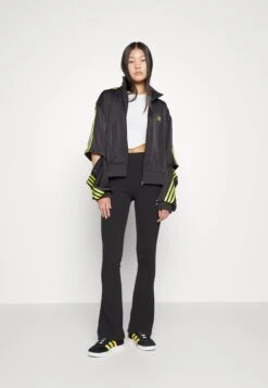 Adidas Originals Veste De Survêtement - Black -ASOS a68e57b631ad4aceb75e3e9cbd094fb3