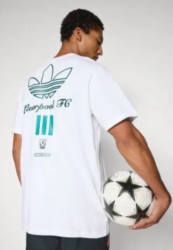 Adidas Originals LIVERPOOL FC ICON GRAPHIC T-SHIRT - Article De Supporter D'équipe De Club - White -ASOS a73fbf157e344c82a5a74e18ca3e3b22