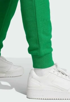 Adidas Originals Essentials Slim - Pantalon De Survêtement - Green -ASOS aa5acb6452b842deacdb210f401f6f00