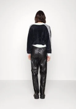 Adidas Originals Adibreak - Pantalon Classique - Black 10 Adidas Originals Adibreak - Pantalon Classique - Black -ASOS aed23495667b45488c913a43c9ad6b4d