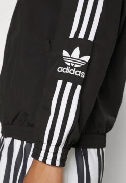 Adidas Originals Track - Veste Légère - Black -ASOS b0b6bc69c4fb4c33a2132617ef02ced5