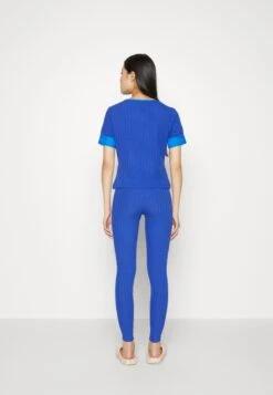 Adidas Originals Adicolor 70S - Legging - Semi Lucid Blue -ASOS b1d8da431a7549d1ae20b678aec88422