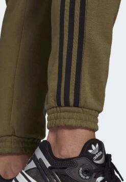 Adidas Originals Pantalon De Survêtement - Focus Olive -ASOS b25a4d7ace5b49b9a19947254636841f