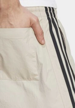 Adidas Originals Sprinter Unisex - Pantalon De Survêtement - Beige -ASOS b29626a5bbc14c6f82bb6f177f491f12