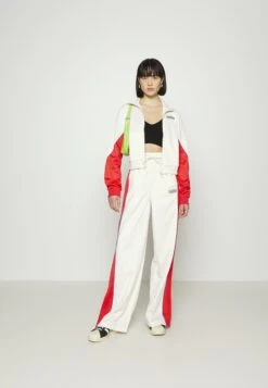 Adidas Originals Track - Veste De Survêtement - White/Vivid Red -ASOS b3c80ec8ee4f47898012db26a6ea9b83