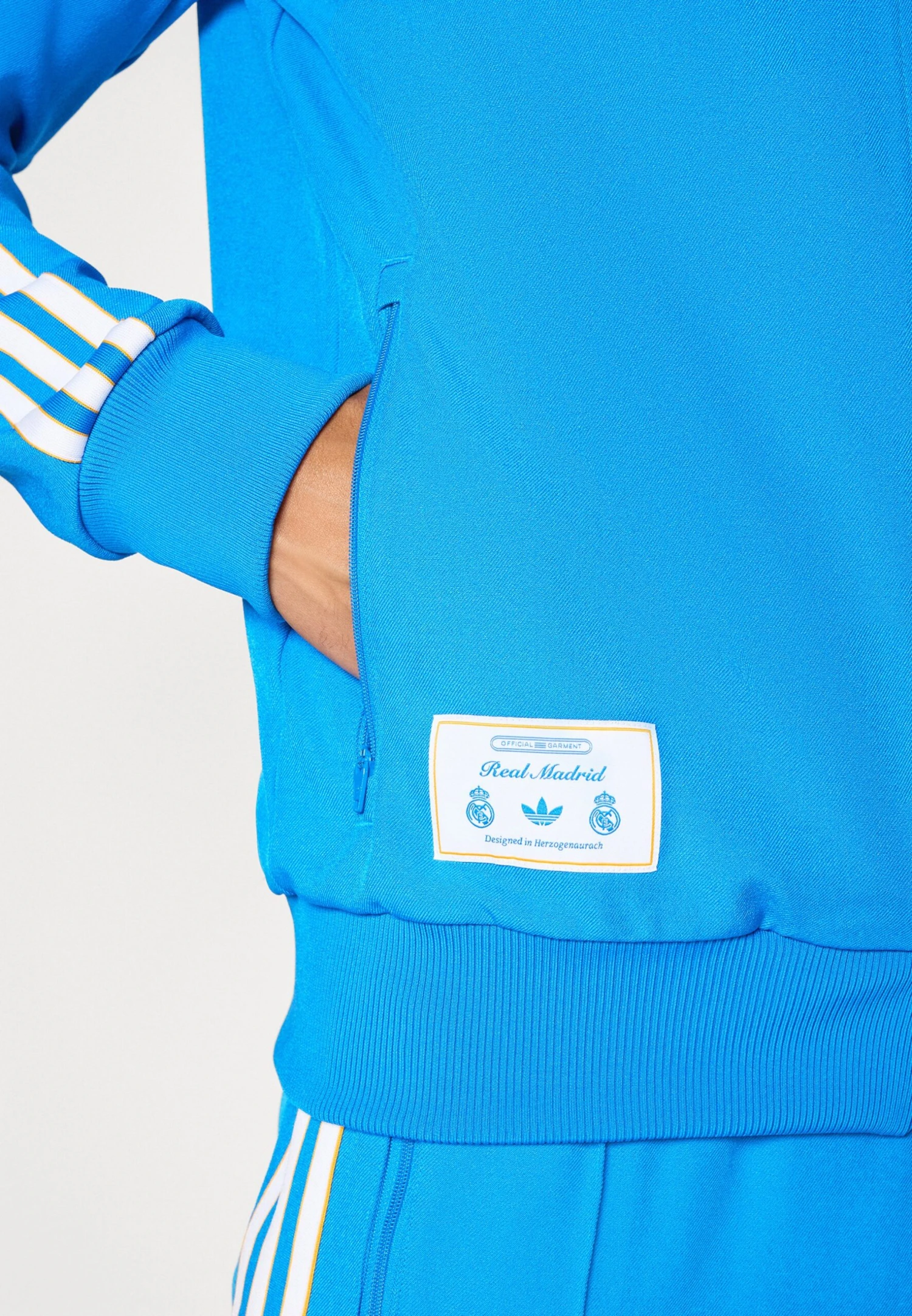 Adidas Originals REAL MADRID ICON TRACK TOP - Article De Supporter D'équipe De Club - Bluebird/white 6 Adidas Originals REAL MADRID ICON TRACK TOP - Article De Supporter D'équipe De Club - Bluebird/white – Image 6