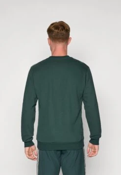 Adidas Originals JUVENTUS TURIN ICON SWEAT - Article De Supporter D'équipe De Club - Shadow Green -ASOS b8bc54e7ad7f4f61963242d08724a863