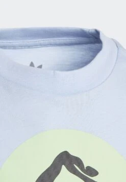 Adidas Originals Adventure - T-Shirt Imprimé - Blue Dawn -ASOS bae7f531447e42f0a45241a247417f64