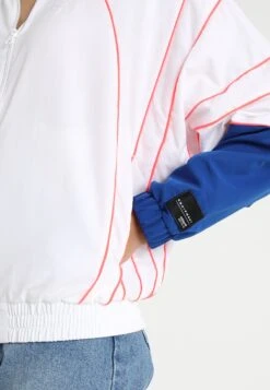 Adidas Originals Veste Légère - White -ASOS bd067b72eafa4c2b868a858a3c6d0fd2